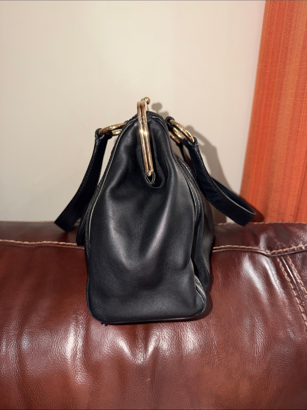 ‼️Vintage Authentic Celine Black Leather Kisslock Shoulder Bag - Picture 2 of 14